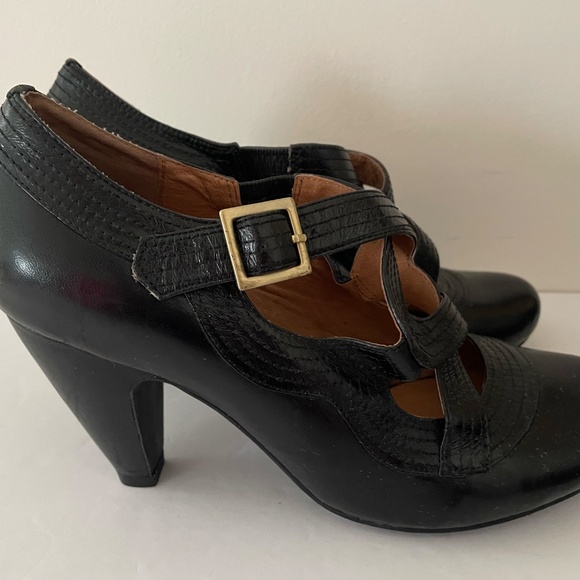 Miz Mooz Womens 10 Black Crisscross Pattern With Gold Buckle MaryJanes - Picture 5 of 15